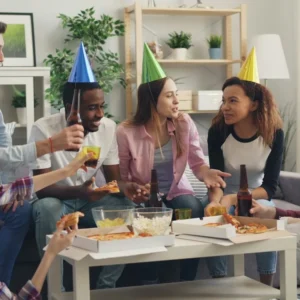 Mesa de café para aniversário: como servir bem os convidados